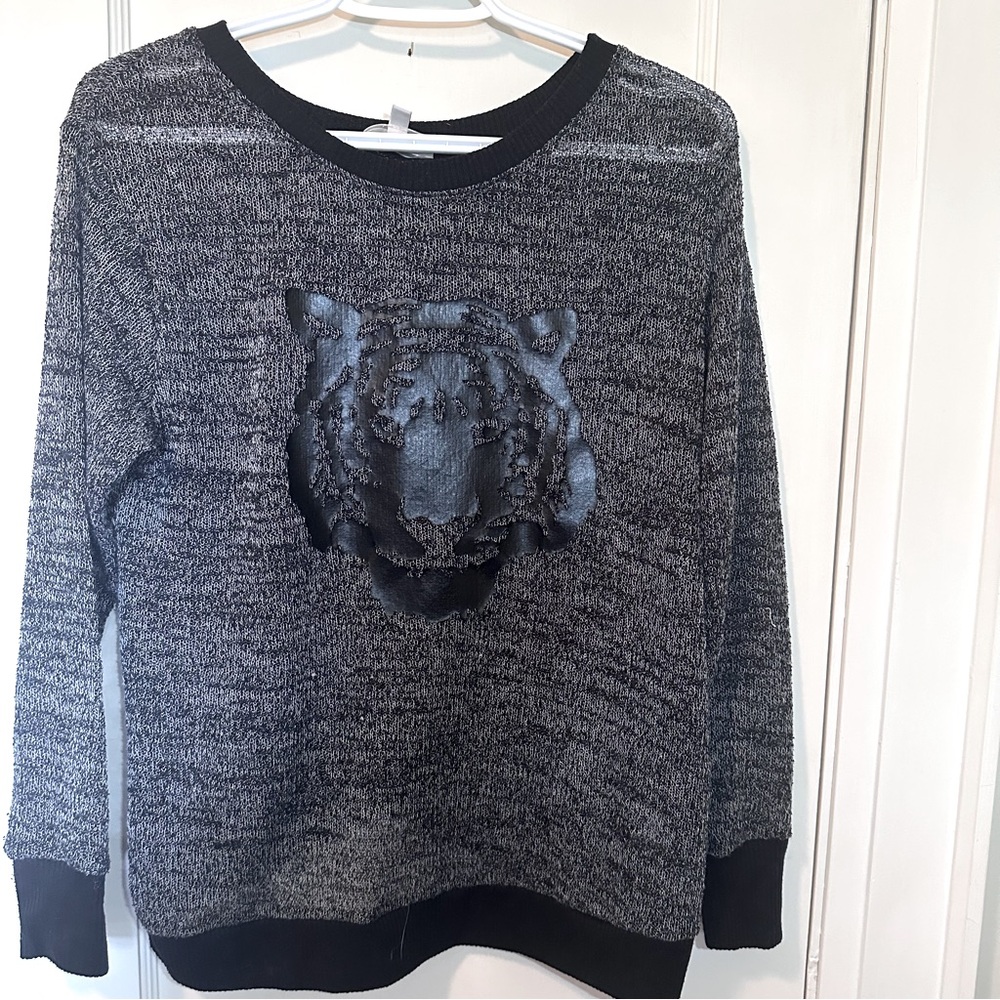 I·ner Tiger Head Pullover, Open Knit, Crossover Back, Black & Grey, M